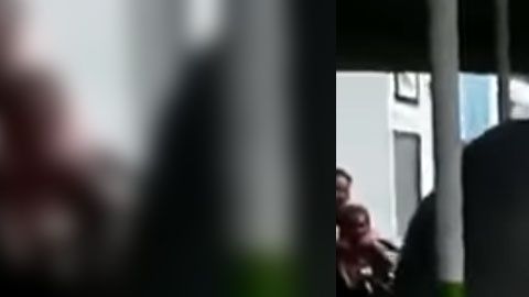 El padre se molestó porque su hija no fue a la escuela y se escapó con sus amigos,