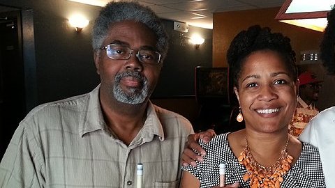 Foto publicada por la concejal de Oakland, madre del estudiante asesinado, durante la celebración del último cumpleaños de Víctor McElhaney.