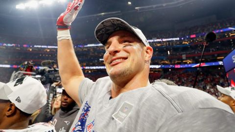 El ala cerrada de los Patriots de Nueva Inglaterra Rob Gronkowski anunció su retiro.