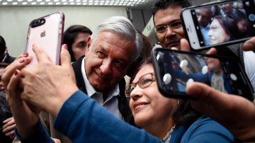 López Obrador se someterá a consulta para decidir en 2021 su continuidad en la Presidencia