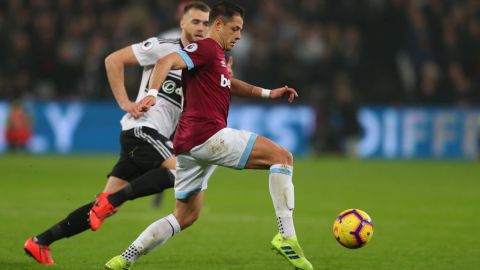 "Chicharito" Hernández provocó un penal en el triunfo del West Ham frente al Newcastle