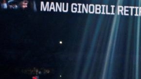 El argentino Manu Ginobili durante su homenaje por parte de los San Antonio Spurs.