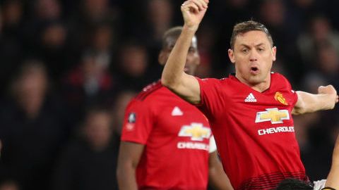 Raúl Jiménez colaboró en el triunfo 2-1 de Wolverhampton sobre Manchester United en la FA Cup