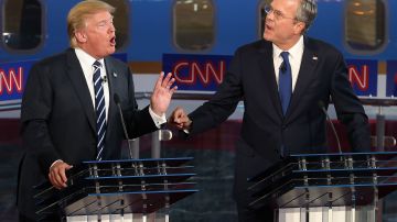 Jeb Bush y Trump discutiendo en un debate en 2015