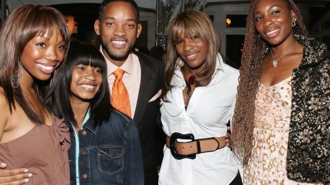 Will Smith, y las hermanas Serena y Venus Williams acompañados por Brandy, y Keke Palme.