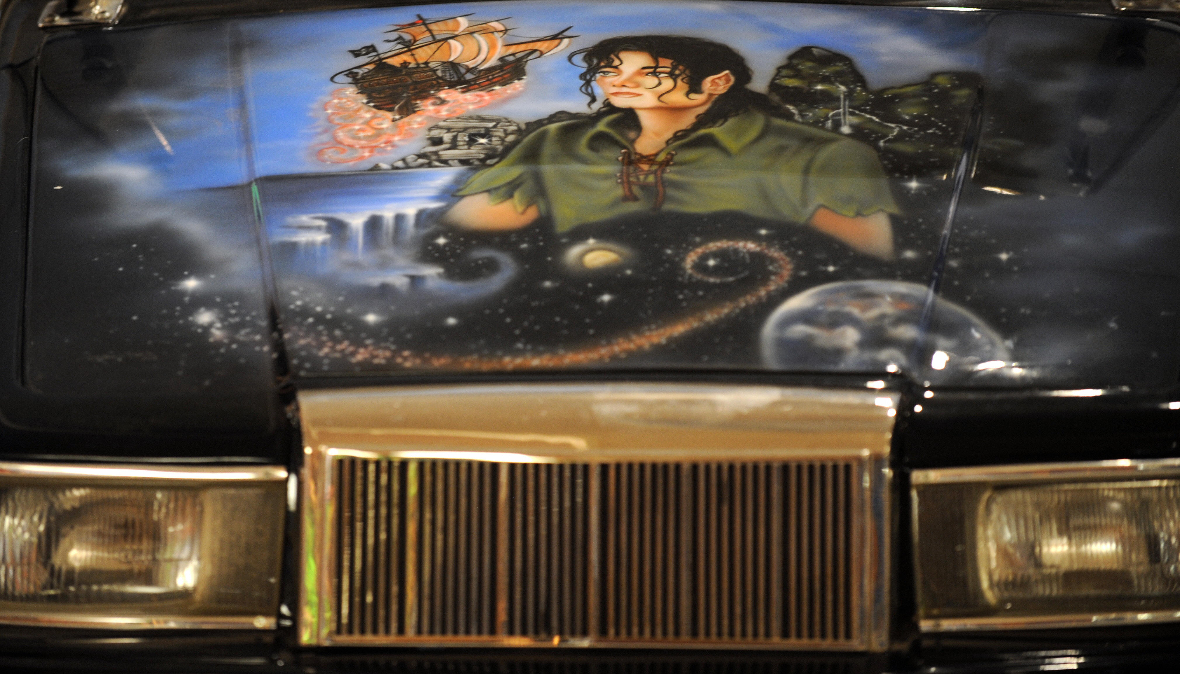 ¿Buen gusto? Los extravagantes autos que Michael Jackson manejó - La