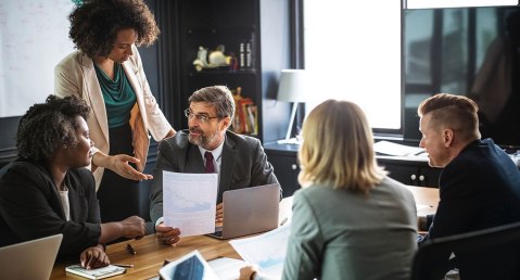Hacer buena mancuerna con tu jefe te dará más posibilidades de avanzar en tu empleo.