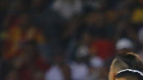 Ángel Mena festeja su doblete ante Morelia. León es líder en el fútbol mexicano.