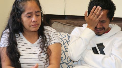 El joven, de 23 años de edad, cuenta que es su madre la que está al pendiente de él todo el tiempo./ foto: Jorge Luis Macías