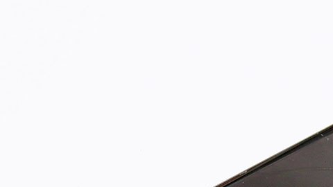 No necesitas ser un técnico para hacerle algunos pequeños arreglos a tu celular.