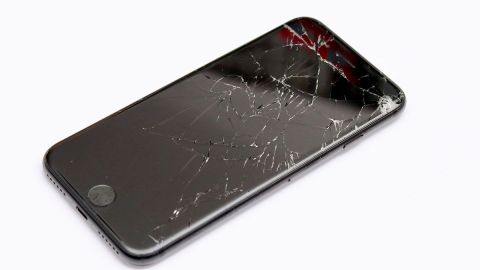 No necesitas ser un técnico para hacerle algunos pequeños arreglos a tu celular.