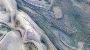 Patrones en la atmósfera de Júpiter parecen similares a los de los océanos de la Tierra.