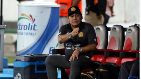 Diego Armando Maradona desaprueba que sus compatriotas quieran jugar con el Tri