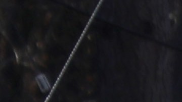 Trabajadores reparan cables de electricidad en Paradise, California.