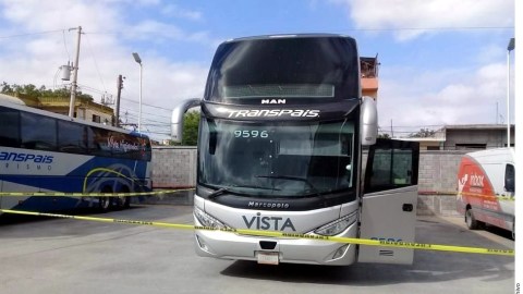 Secuestro masivo en autobús.