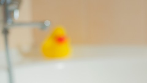 Bebé muere ahogada baño mamá teléfono celular