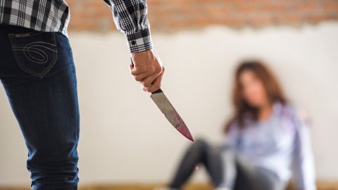 Abogado degollar esposa