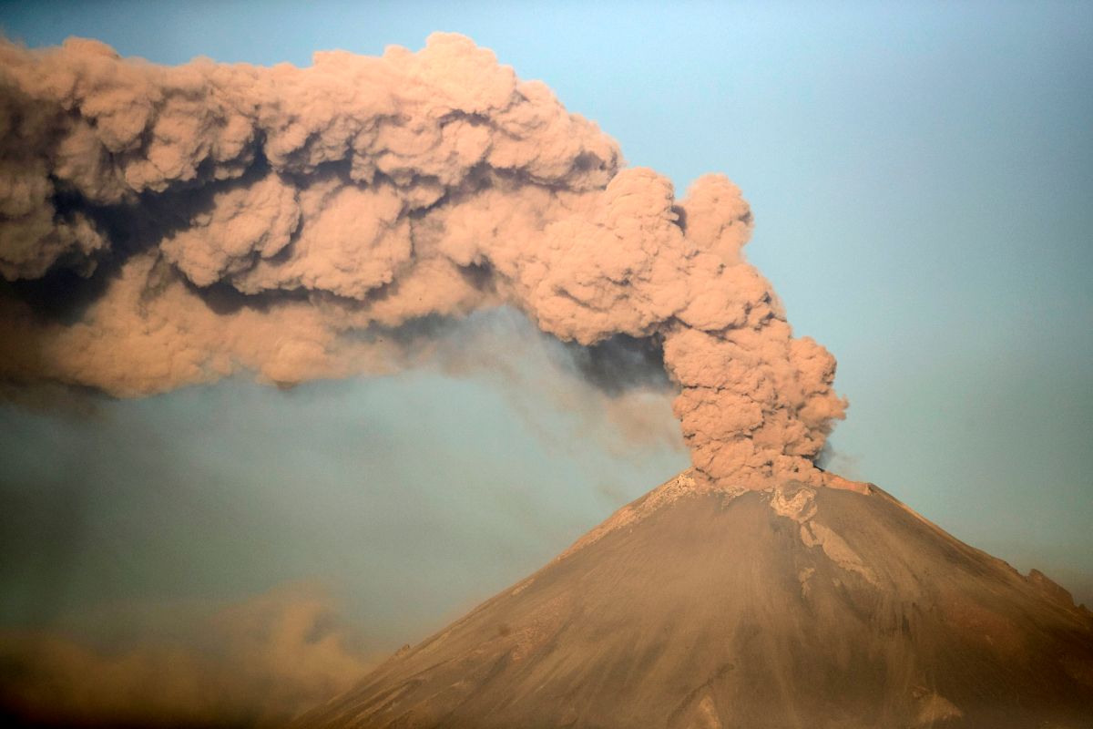 Las impresionantes imágenes de la erupción del volcán Popocatépetl La