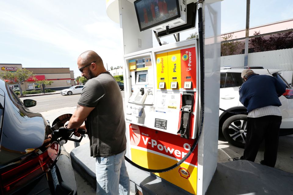 Precio de la gasolina en California sigue en aumento y en Los Ángeles
