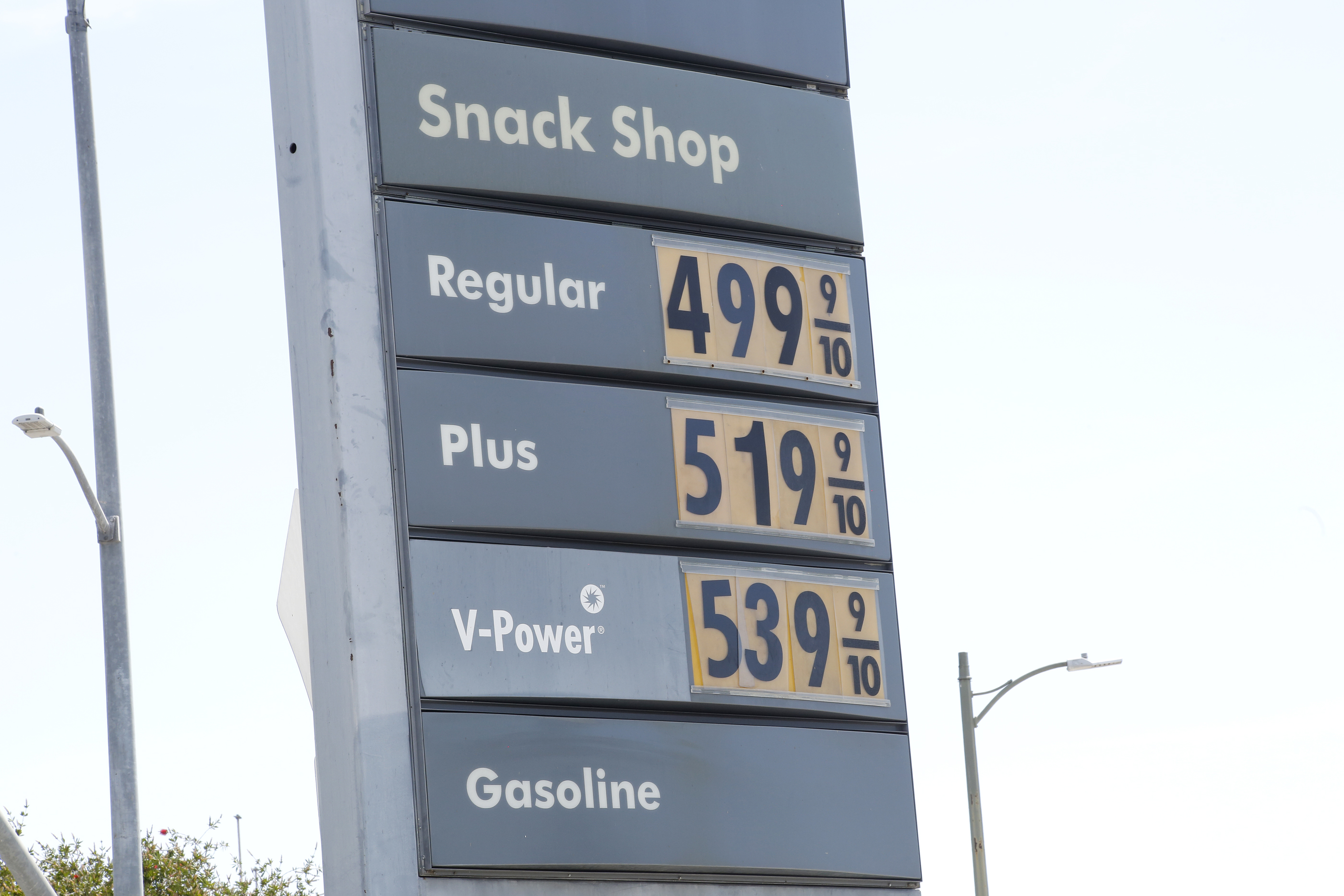 Precios de gasolina en California están en su nivel más alto desde el