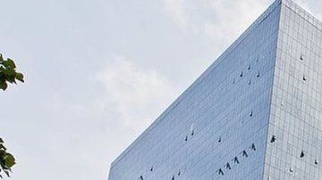 Los habitantes de Cerrada Andrómaco no conocen a sus vecinos de los lujosos apartamentos y viceversa.