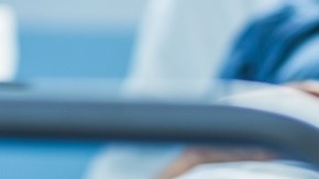 Estuvo a nada de que le apuntaran su miembro.