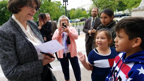 Niños Angelinos viajan a Washington para pedir a mujeres congresistas apoyo para una reforma migratoria y así sus padres no sean deportados. (Suministrada)