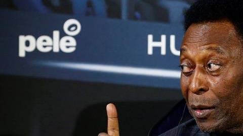 Edson Arantes do Nascimento "Pelé" fue sometido a unos exámenes médicos