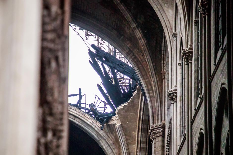 Techo de la catedral de Notre Dame desde el interior.