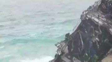 El auto al ser sacado del Mar Caribe