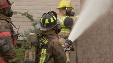 El Municipio aprobó la despedida de 220 bomberos.