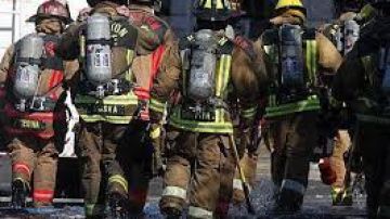 Despiden cadetes bomberos en Houston,