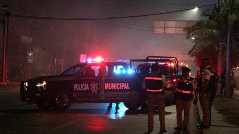 Después del linchamiento, la policía se hizo cargo del cadáver.