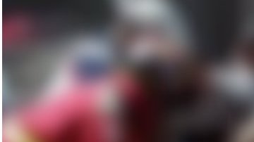 El hombre tuvo que ser rescatado por los bomberos.