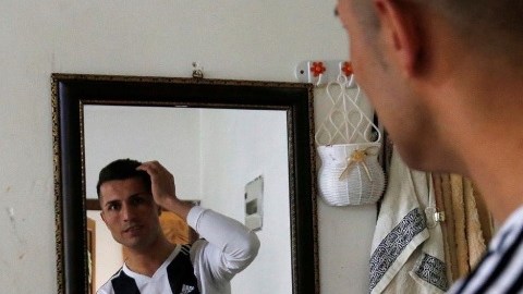 Biwar Abdullah es buscando constantemente por medios locales e internacionales por su parecido con Cristiano Ronaldo