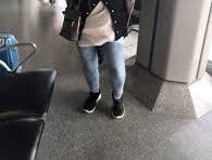 Natalie Wynn  no quiso pagar el extra de equipaje, por lo que se puso toda su ropa.