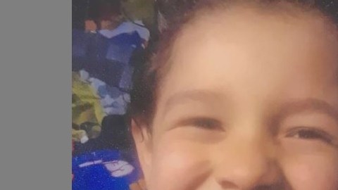 Duke Flores no fue reportado como desaparecido. Su madre informó a la policía que no lo había visto en dos semanas.
