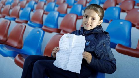 Nuria Cebrián quiere cromos de chicas jugadoras de fútbol