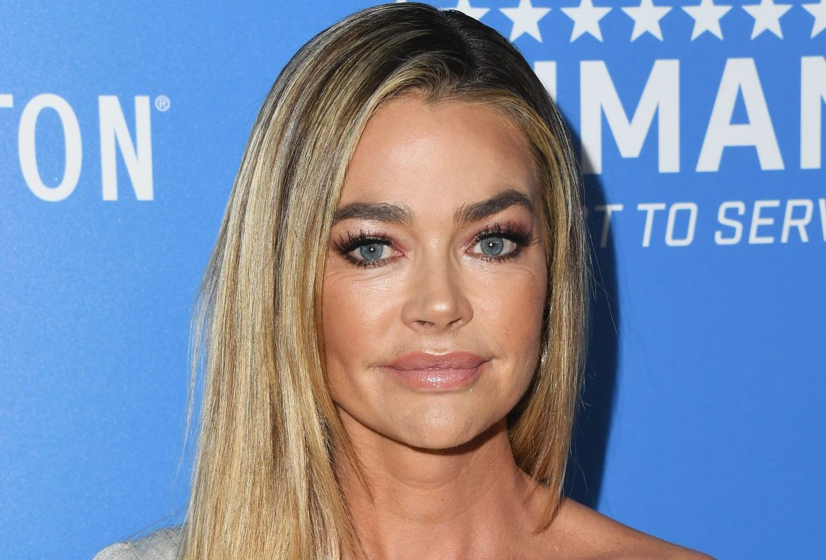 Denise Richards está encantada con su cuenta en OnlyFans, donde enseña