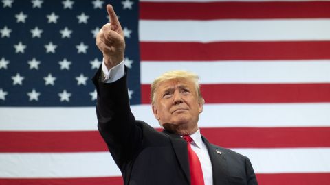 Trump sigue vendiendo su retórica de una invasión de inmigrantes criminales