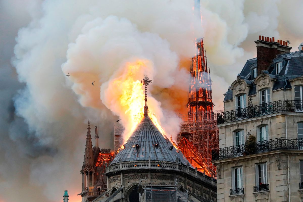 Es posible que no se logre “salvar la estructura” de la catedral de Notre Dame