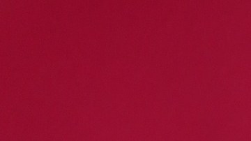 Las mujeres que visten de negro lucen más inteligentes.