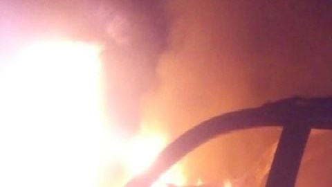 Hallan quemado al vehículo donde escaparon sicarios que mataron a 14 en Veracruz