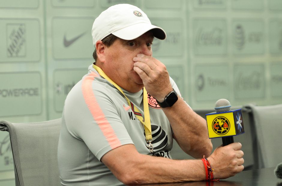 Tarjeta Roja La Liga Mx Da Un Paso Adelante Y El Piojo Herrera Da Dos Para Atras La Opinion