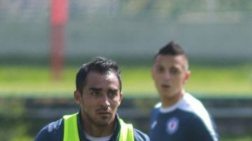 Durante el entrenamiento de Cruz Azul Pedro Caixinha probó varios planteamientos para enfrentar al América.