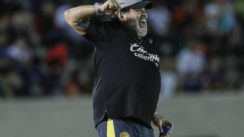 Diego Armando Maradona director técnico de Dorados, celebra su pase a semifinales del Clausura 2019 en el Ascenso MX.