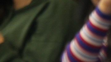 Estudiantes de Montebello H.S. escuchan atentos al Secretario de Estado, Alex Padilla, quien llegó a la escuela a inspirarlos para involucrarse en los cambios que quieren ver. (Jorge Macías)