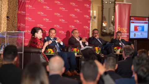 Martha Escutia (i), Antonio Villaraigosa, Richard Polanco, Gil Cedillo, Richard Alatorre. (Suministrada)
