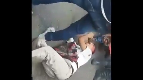El sujeto pidió que dejaran de golpearlo.