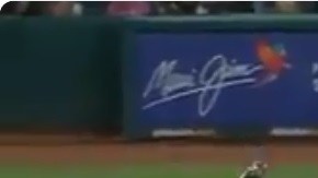 Collin McHugh esquivó la pelota al estilo The Matrix